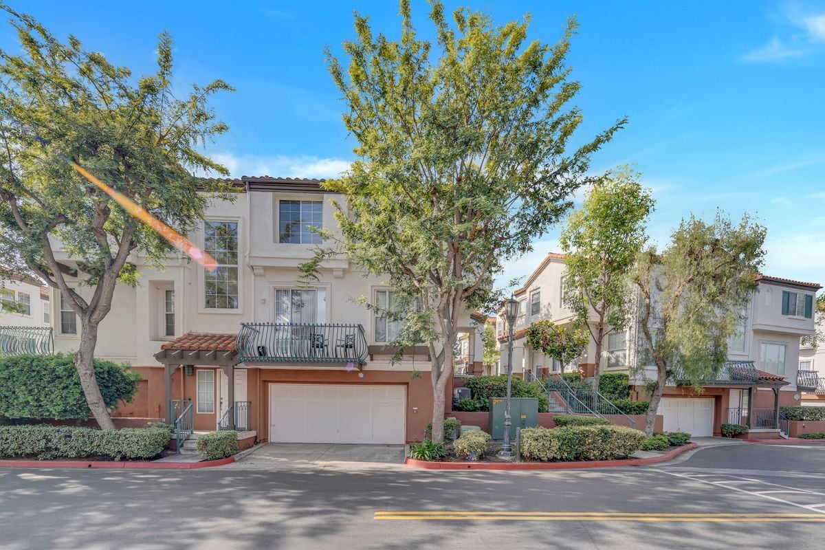 Building Photo - 2850 Ballesteros Ln