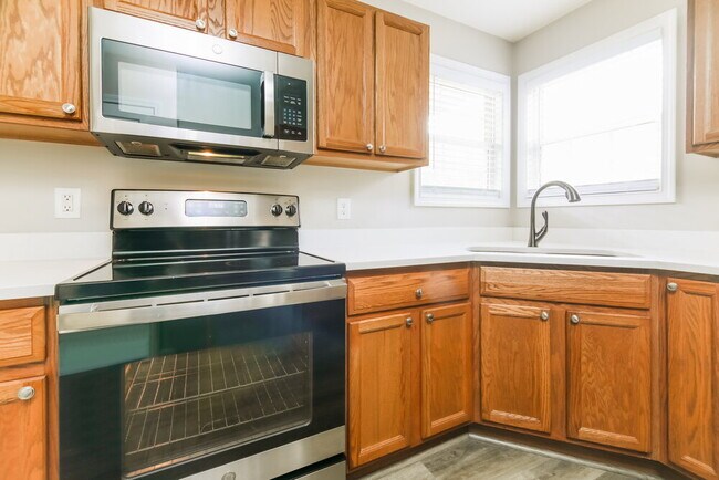 Building Photo - 3733 Blue Blossom Dr