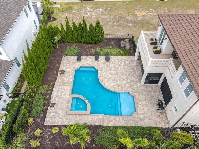 Building Photo - 760 Golden Bear Dr