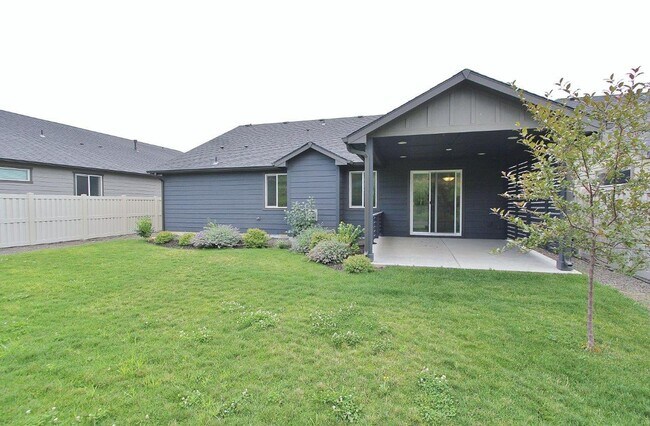 Building Photo - 10510 W Daylily Ave