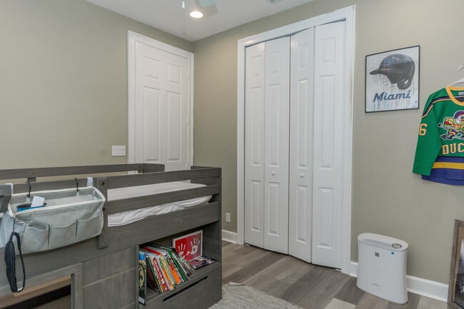 Building Photo - 4655 Cadiz Cir