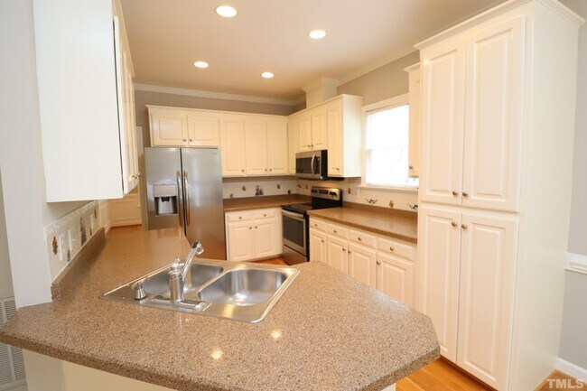 Building Photo - 100 Pebble Ridge Farms Ct