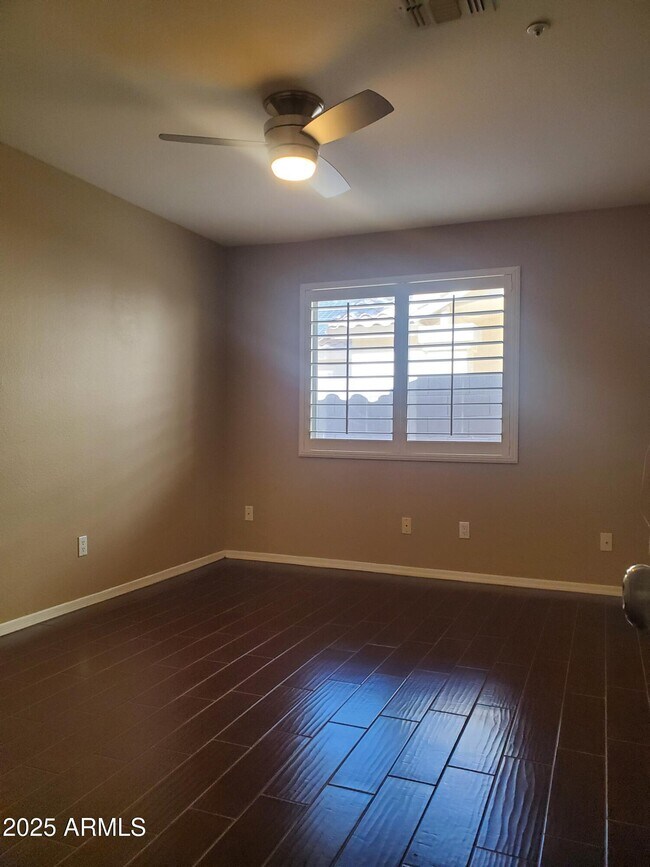 Building Photo - 12059 N 110th St