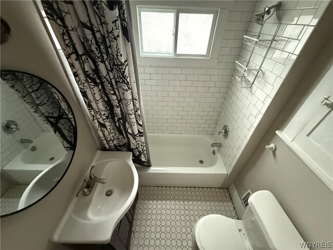 Building Photo - 319 Bryant St