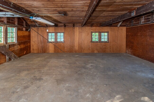 Building Photo - 81 Kingwood Stockton Rd