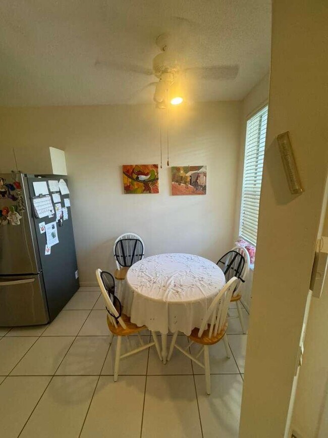 Building Photo - 7874 Laina Ln