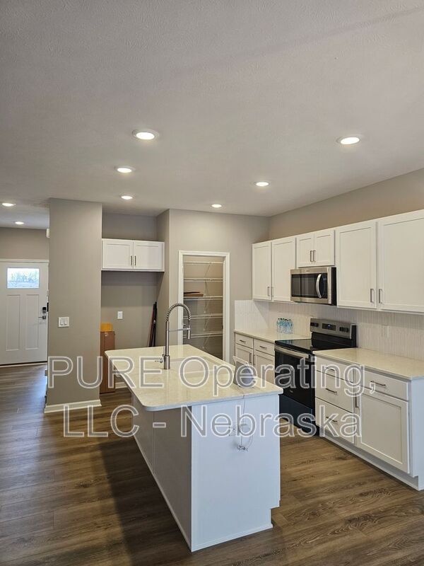 Building Photo - 17451 Tucker St