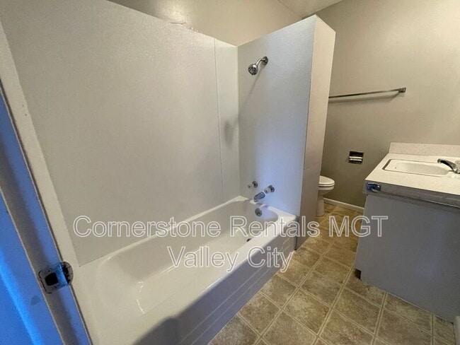 Building Photo - 815 3rd St SW