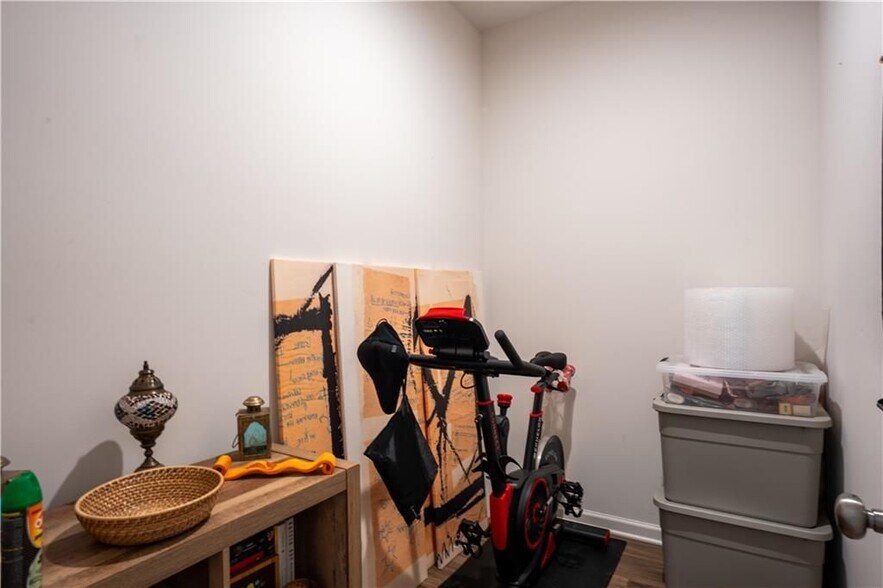 Building Photo - 452 Latta St NE