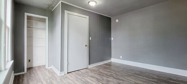 Building Photo - 447 Locust St. Unit 2