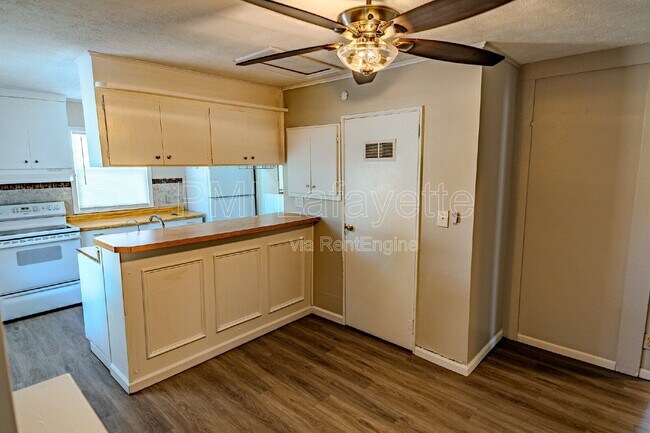 Building Photo - 3302 Longlois Dr