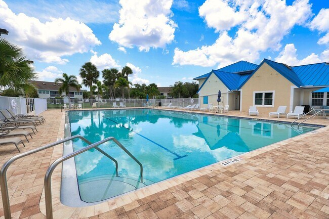 Building Photo - 1915 Westminster Cir