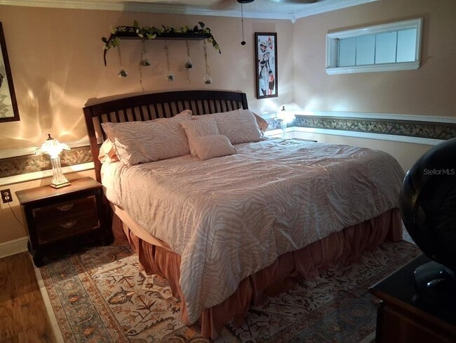 Building Photo - 12213 Saddle Strap Row