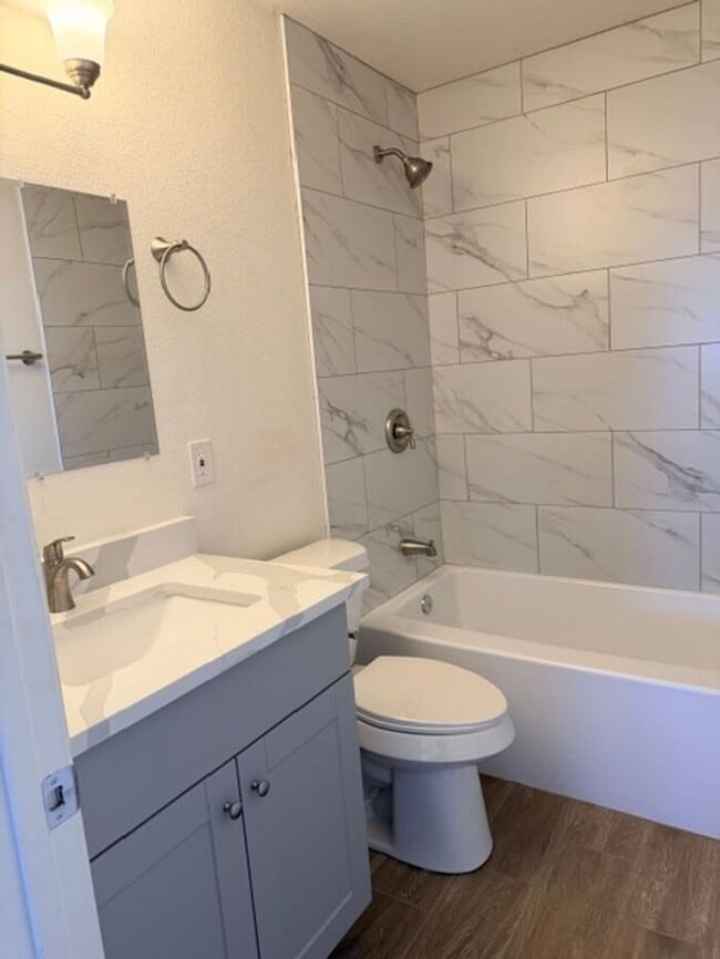 Building Photo - Affordable updated 2 bedroom in Mesa-University and Greenfield