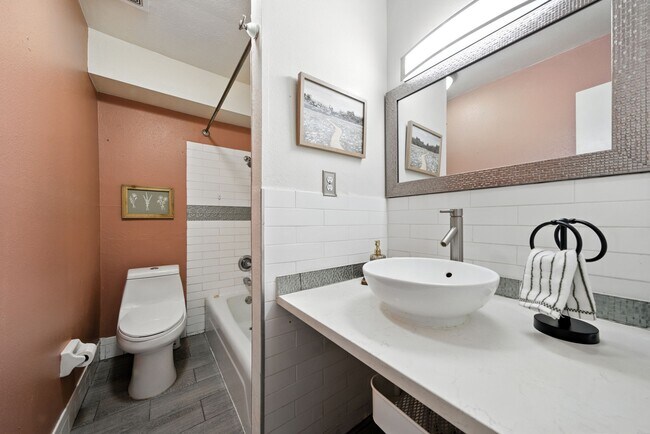 Building Photo - 8931 Gaylord Dr