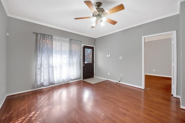 Building Photo - 5711 Sugar Hill Dr