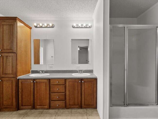 Building Photo - Great Home Near Tanner High School!