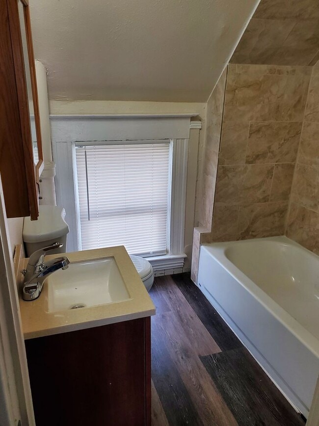 Building Photo - Fantastically updated Monroe District Area 3BR/1.5BA House