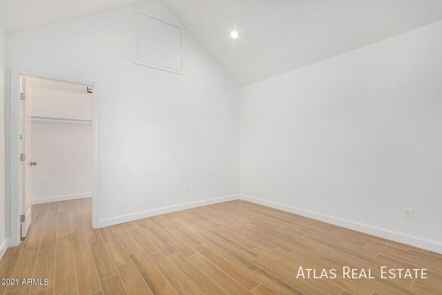 Building Photo - 444 S Delaware St