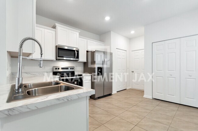 Building Photo - 4002 Bay Hawk Ct