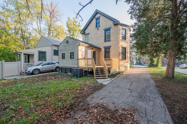 Building Photo - 4667 Hamilton Ave