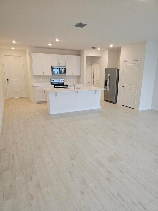 Building Photo - 621 Salisbury Cir