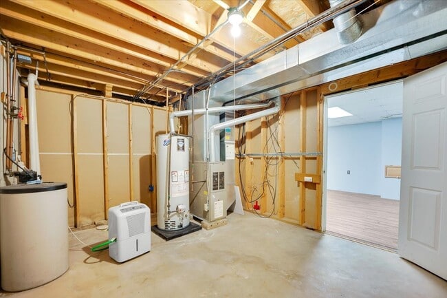 Building Photo - 6621 Samantha Ln