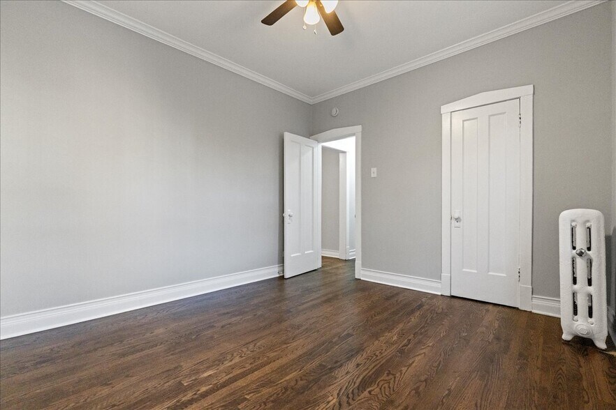 Building Photo - 905 W Altgeld St