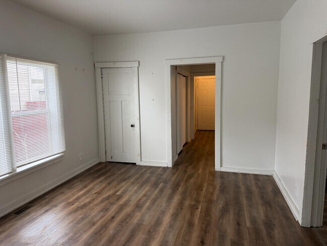 Building Photo - 187 Elmwood Ave