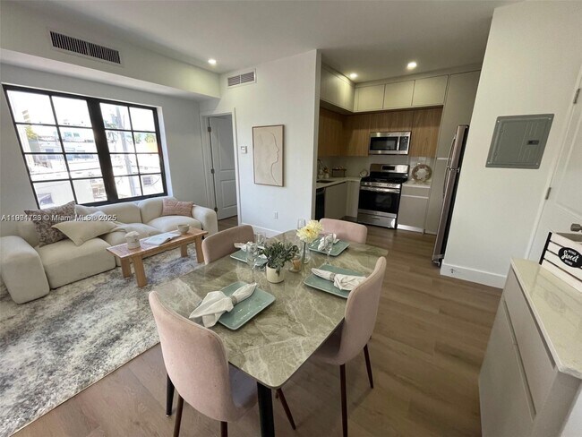 Primary Photo - 1619 Jefferson Ave