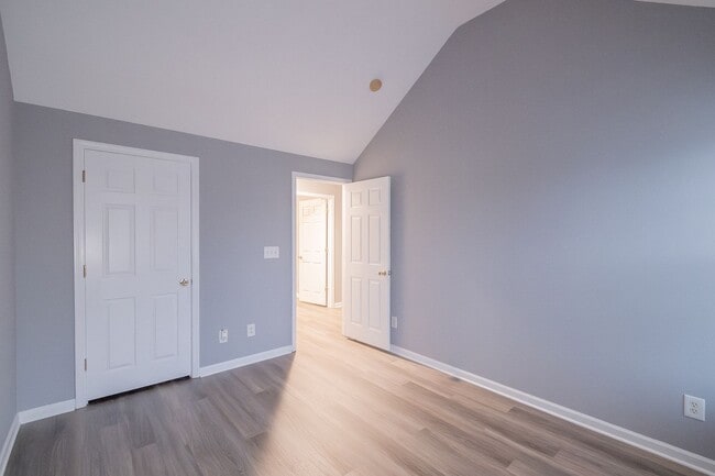 Building Photo - NEWLY RENOVATED !!!! Charming 4-Bedroom Home with Spacious Backyard!