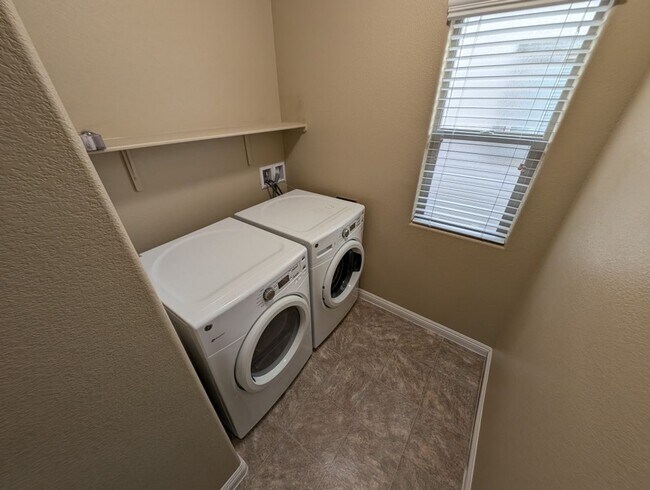 Building Photo - 3719 Gilmore Creek St