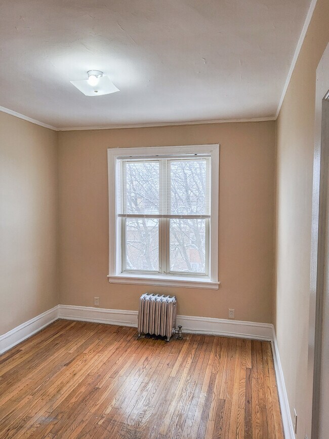 Building Photo - 4745 N Kenneth Ave