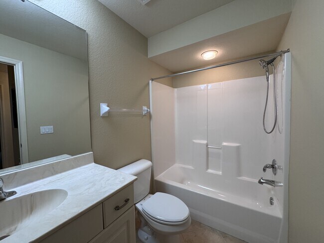 Building Photo - 200 Mirabella Cir