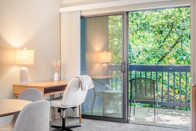 Building Photo - 2348 S Vermont St