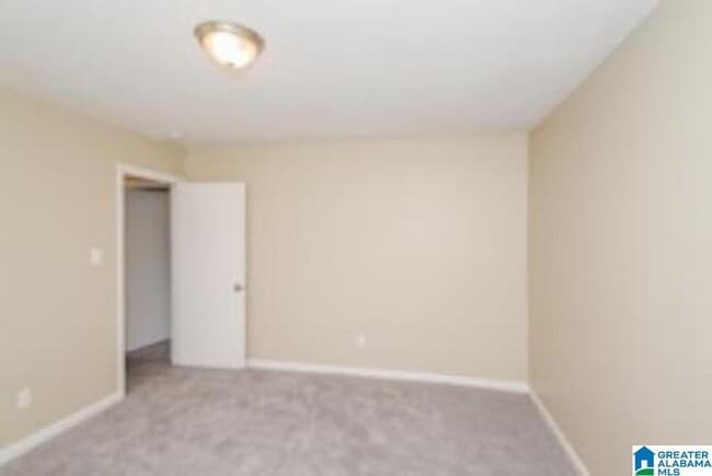 Building Photo - 325 13th St