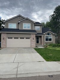 Building Photo - Two-Story Home w/ Finished Basement and Fe...