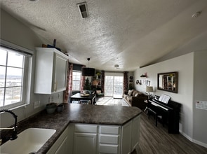 Building Photo - 115 Daybreak Ln