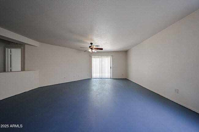 Building Photo - 5919 W Trumbull Rd