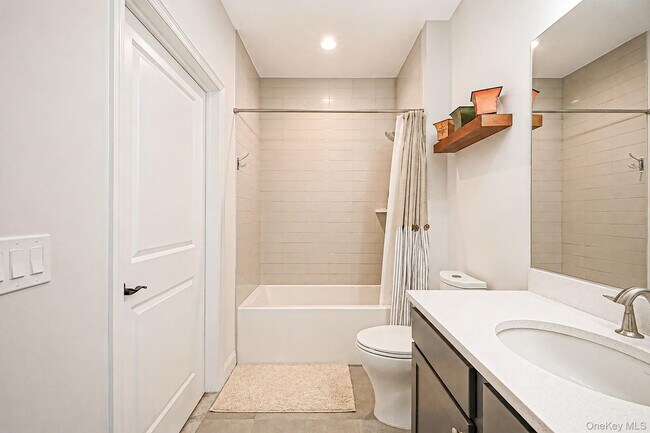 Building Photo - 247 Silver Timber Dr