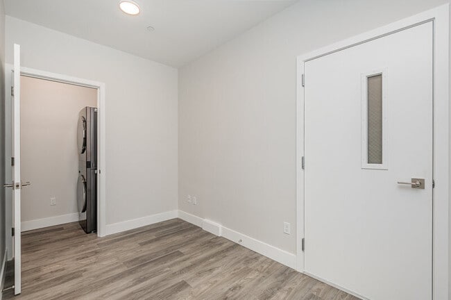 Building Photo - 1709 Harbor Ave SW