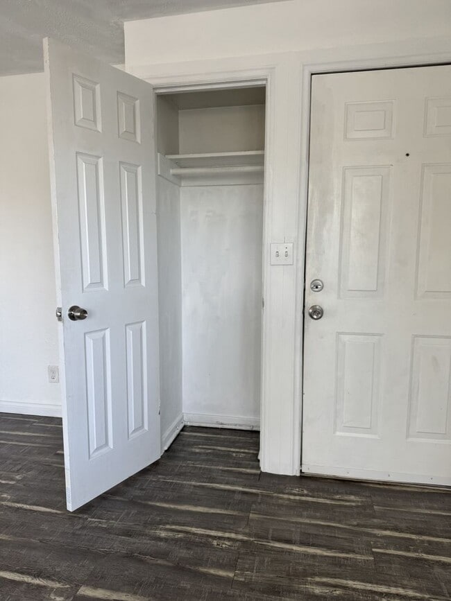 Building Photo - See the potential in this charming rental