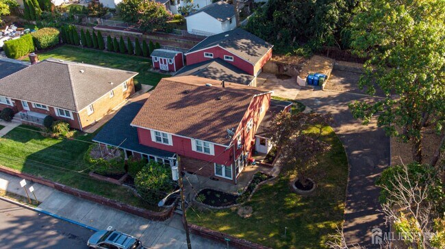 Building Photo - 32 Heston Ave