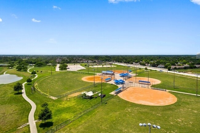 Building Photo - 607 Montebello Ct