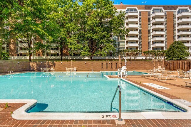 Building Photo - Available Now! 1 Bed / 1 Bath Condo in the...