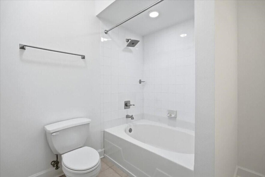 Building Photo - 3777 Peachtree Rd