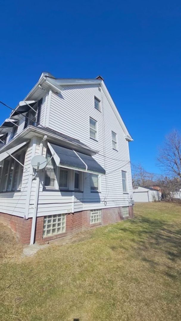 Building Photo - Charming 3-Bedroom Property in Prime Location