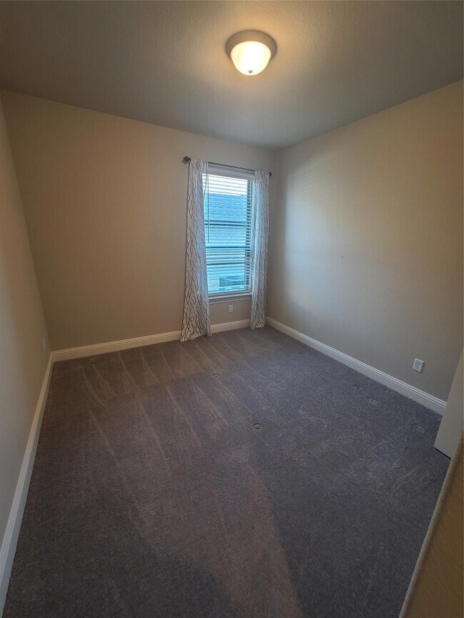 Building Photo - 10317 Linger Ln