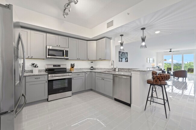 Building Photo - 605 Kemp St