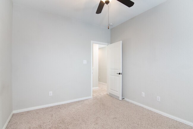 Building Photo - 14607 W Bekapark Ct